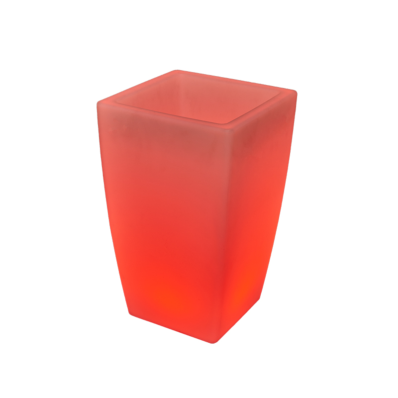 Plastic flower pot